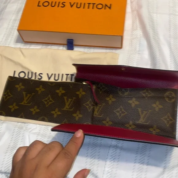 100 % authentic Louis Vuitton Brown Monogram Canvas fiuhsia  Emilie Wallet - Picture 4 of 8